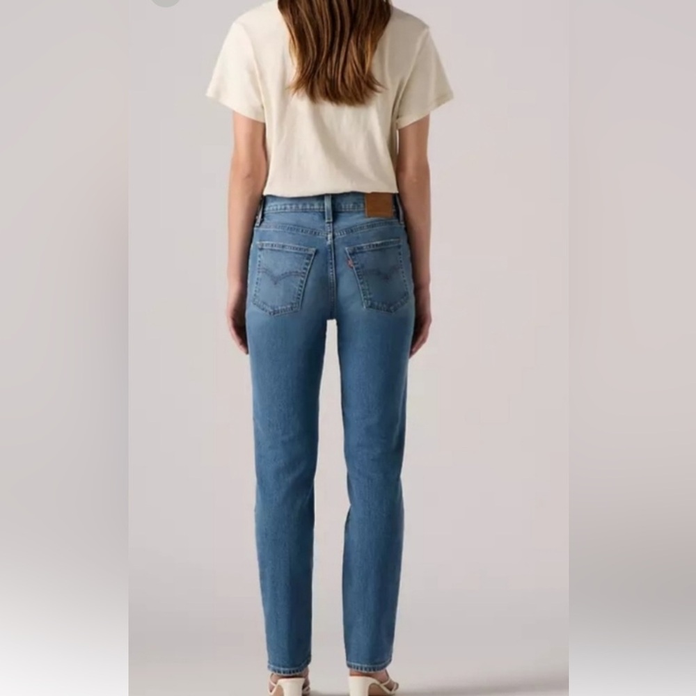 Levi’s 724 High Rise Straight Premium Denim Jeans Size 32.